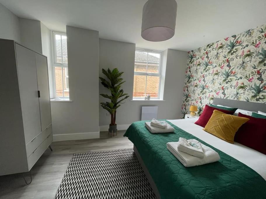 Bright, Vibrant New 1 Bedroom Town Centre Parking 伯恩茅斯 外观 照片